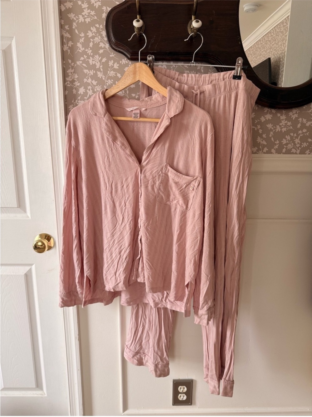 Victoria Secrets pajama bundle